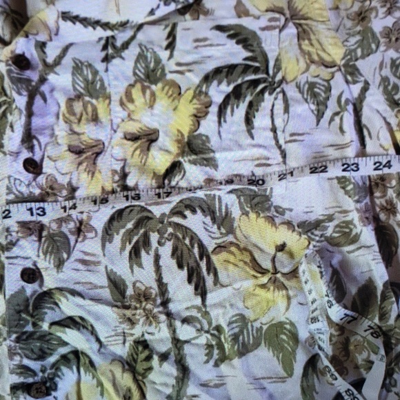 Floral Hawaiian Shirt - Picture 6 of 7